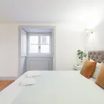 Double Room With Private Wc In Shared House In Downtown Lisbon